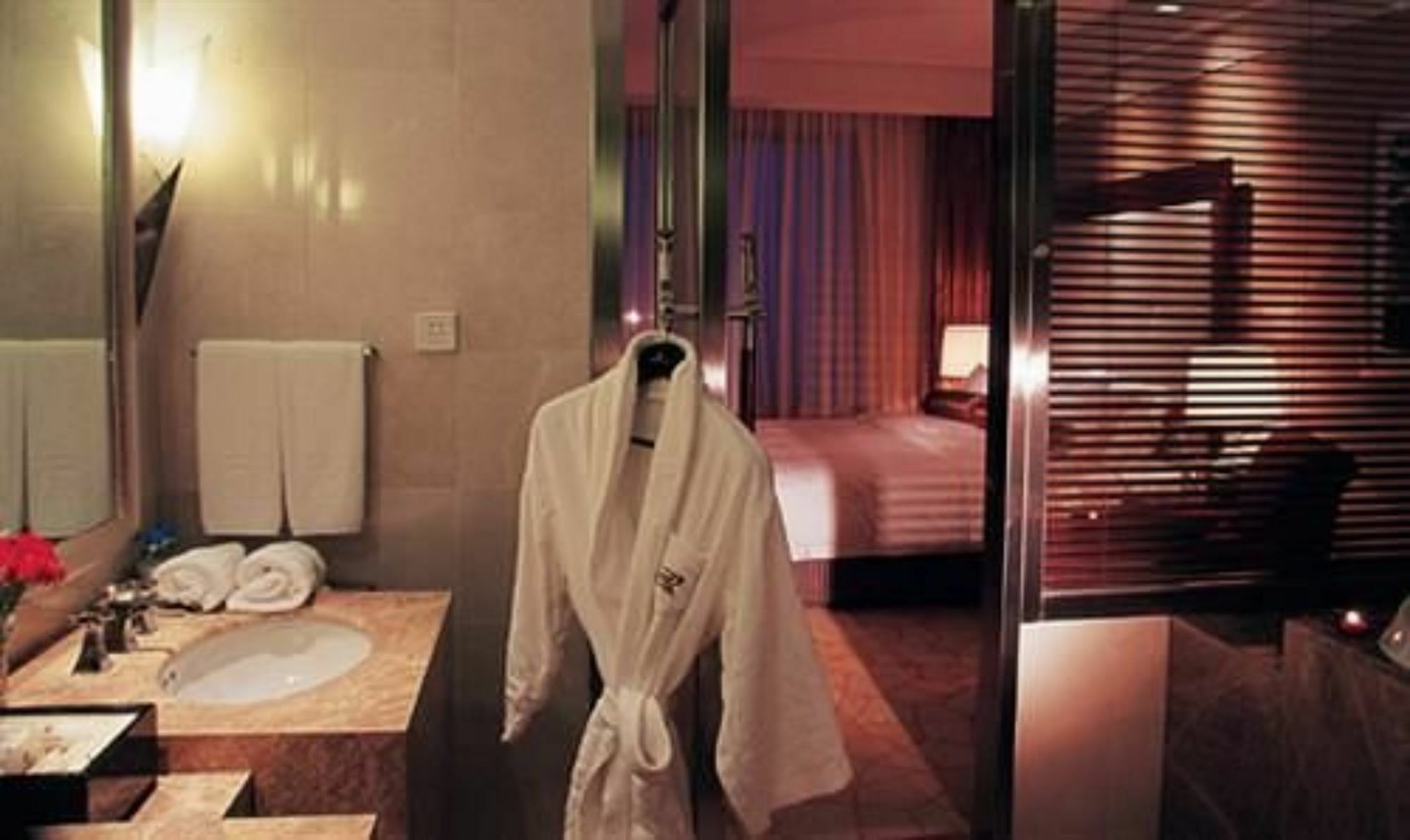 Ruiwan New Century Hotel Tianjin Bagian luar foto
